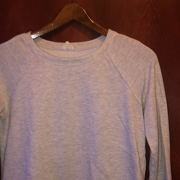 Hem & Thread Shirt - Picture 2 of 7